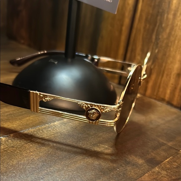 Versace Gold & brown Sunglasses Model 3871-1 GUC - Picture 5 of 12